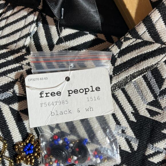 Free People‎ Mini Dress Womens Medium White Black Jacquard Beaded Shift NEW - Picture 7 of 10